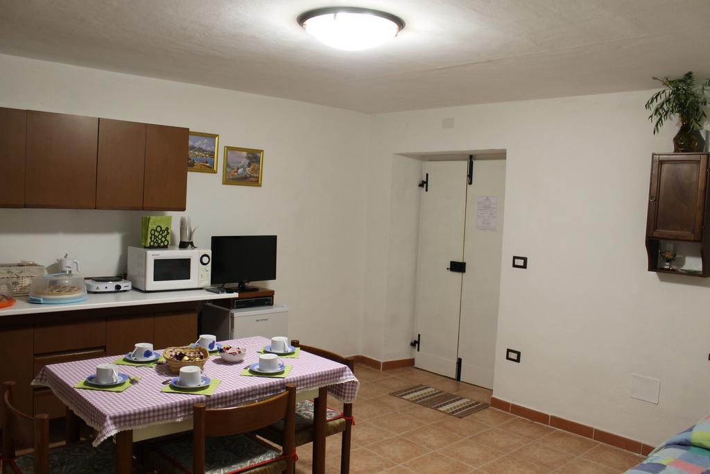B&B Il Poggetto Serra SantʼAbbondio Exteriör bild
